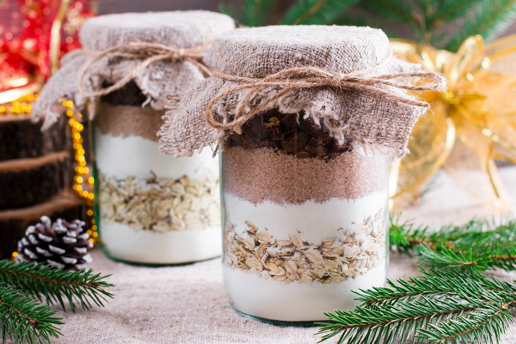 Glass Jar Set Gift Ideas: Personalizing and packaging for special occasions.